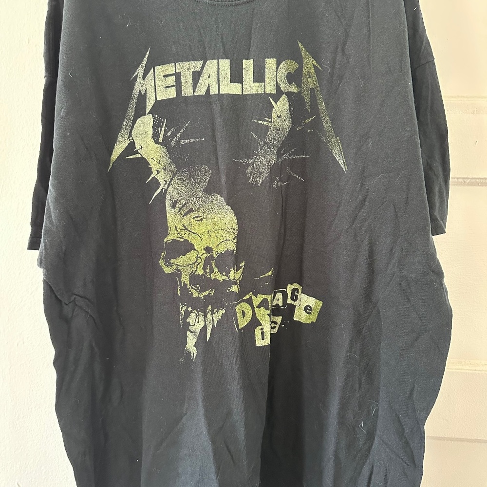 Metallica Damage, Inc. graphic tee